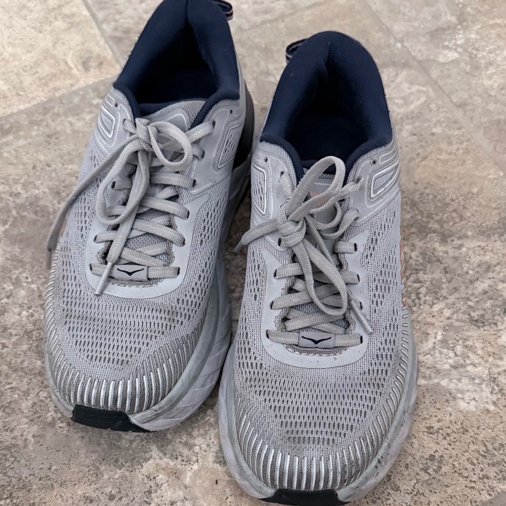 Hoka one one Bondi 7 women gray sneakers shoes size 8